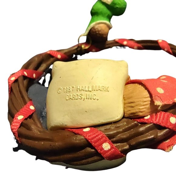 Vintage Hallmark Collectible 1987 Treetop Dreams  Ornament (Issued 1987 & 88) - Picture 2 of 2